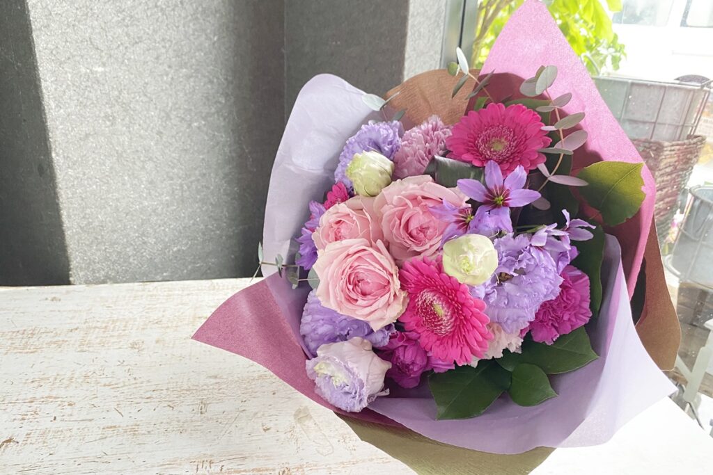 喜ばれるプレゼント お誕生日の花 何を贈れば喜んでもらえるかわからない時はどうする Glu Ck Floristik グリュック フローリスティーク